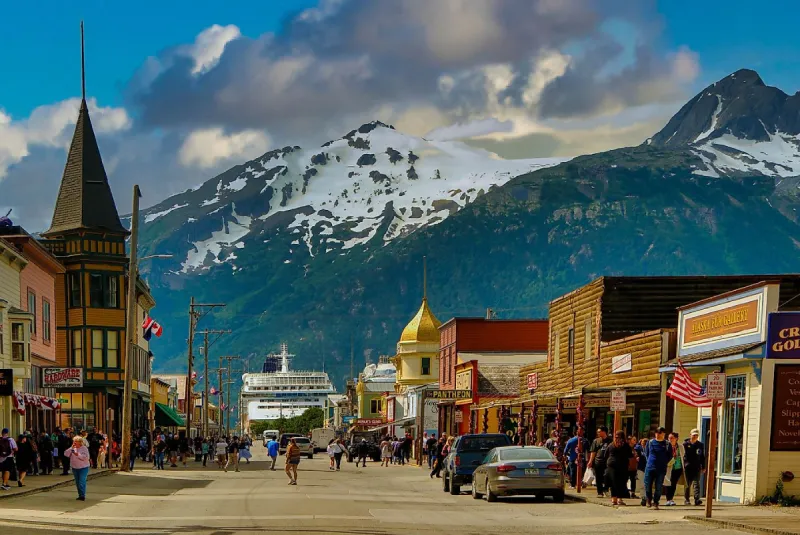 Alaska mountain range - Off the Beaten Track Holidays