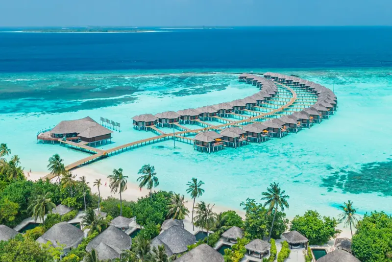 Luxury family holidays, honeymoons in the Maldives with beach and overwater villas